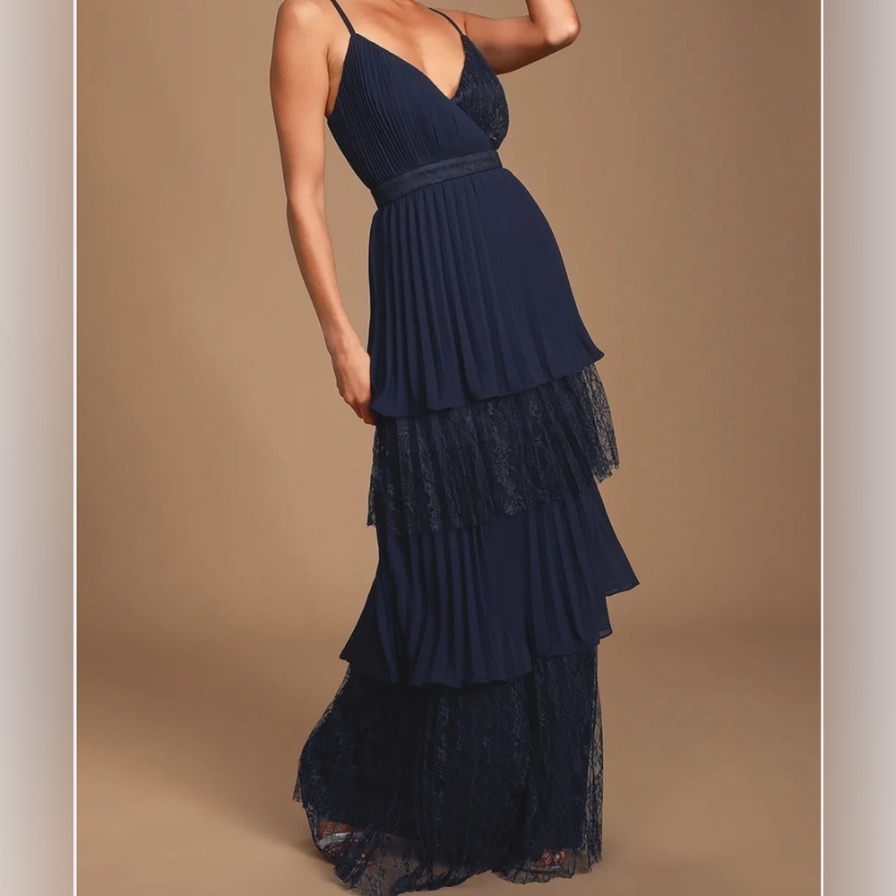 Lulu’s Date With a Daydream Pleated Lace Tiered Maxi Dress medium Navy blue - Picture 1 of 13